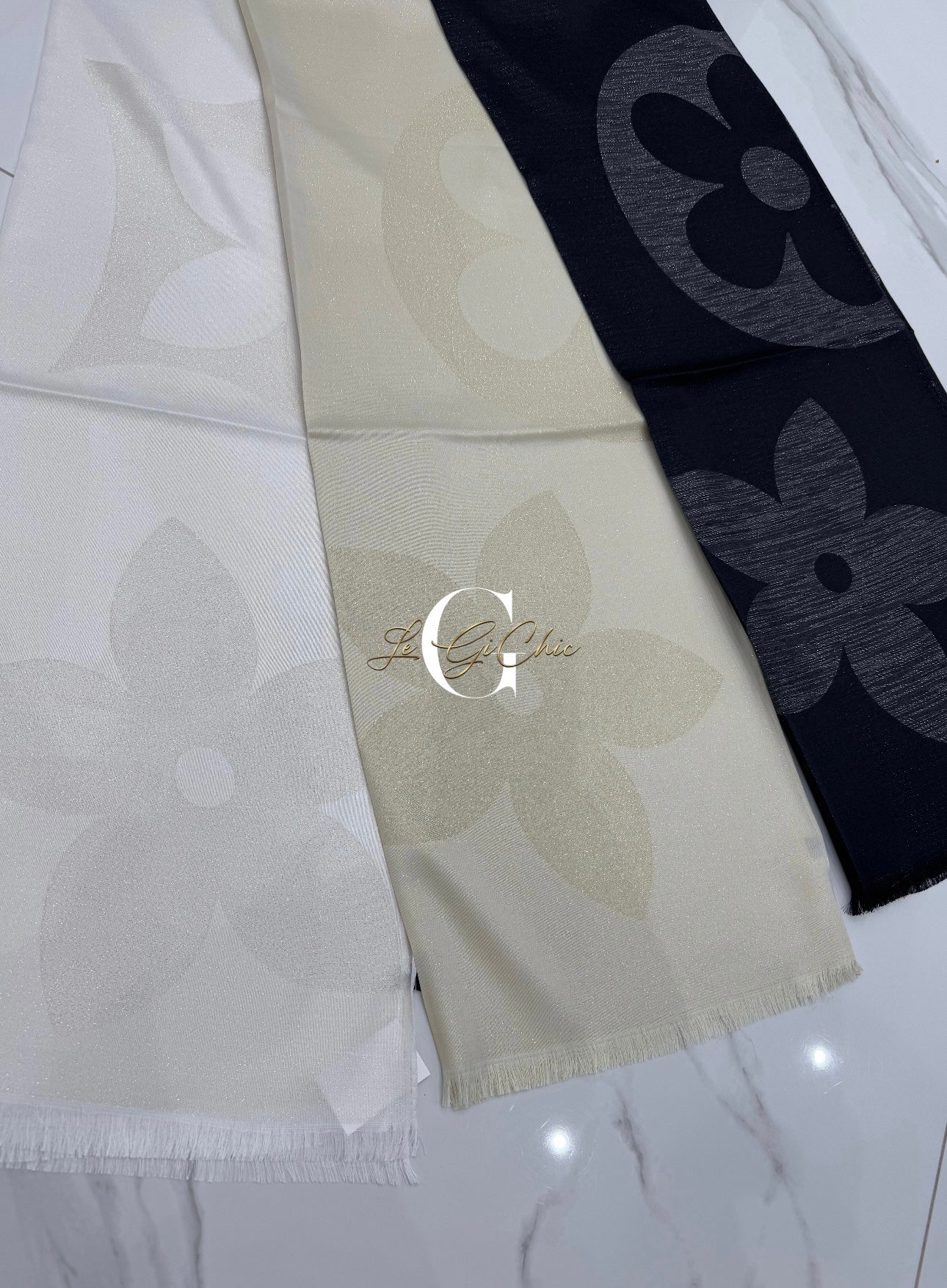 Foulard estivo “LV” laminato