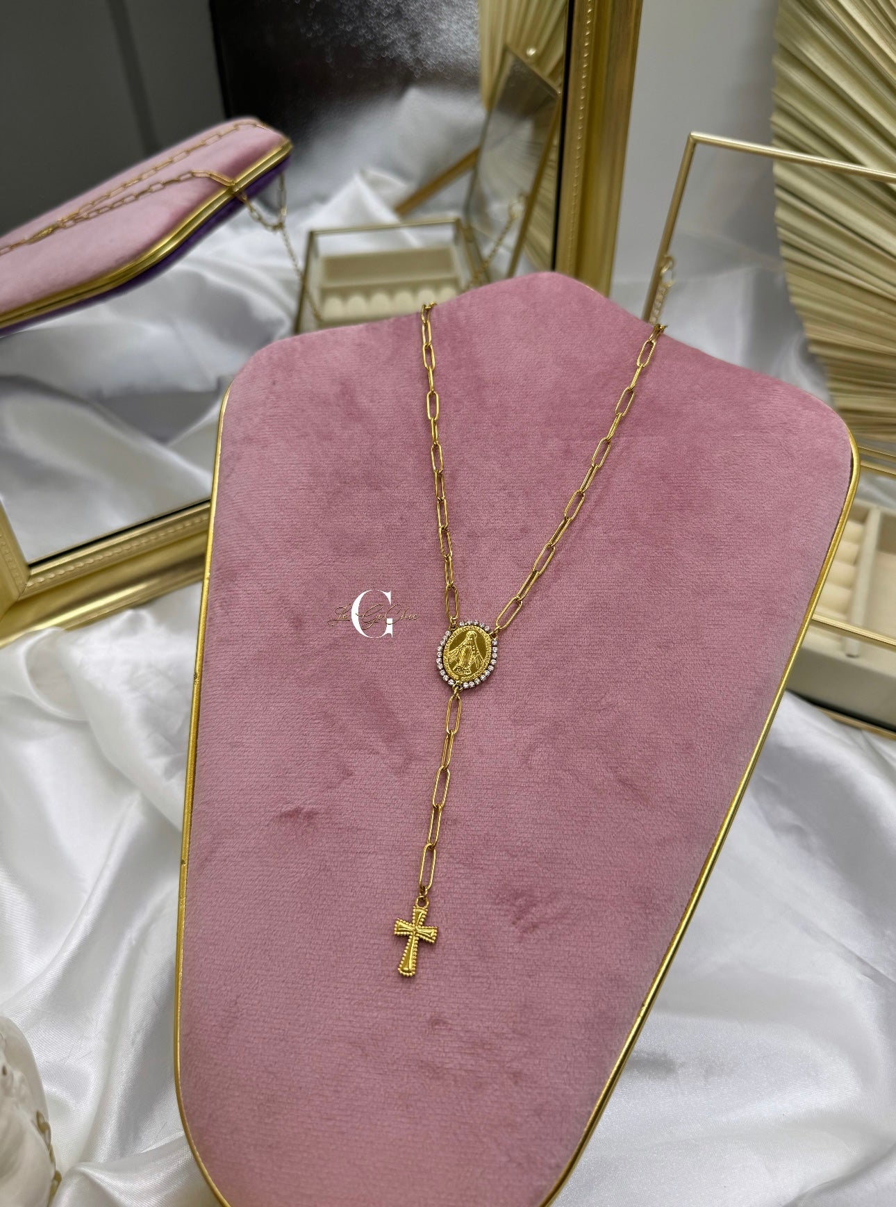 Rosario gotico con zirconi