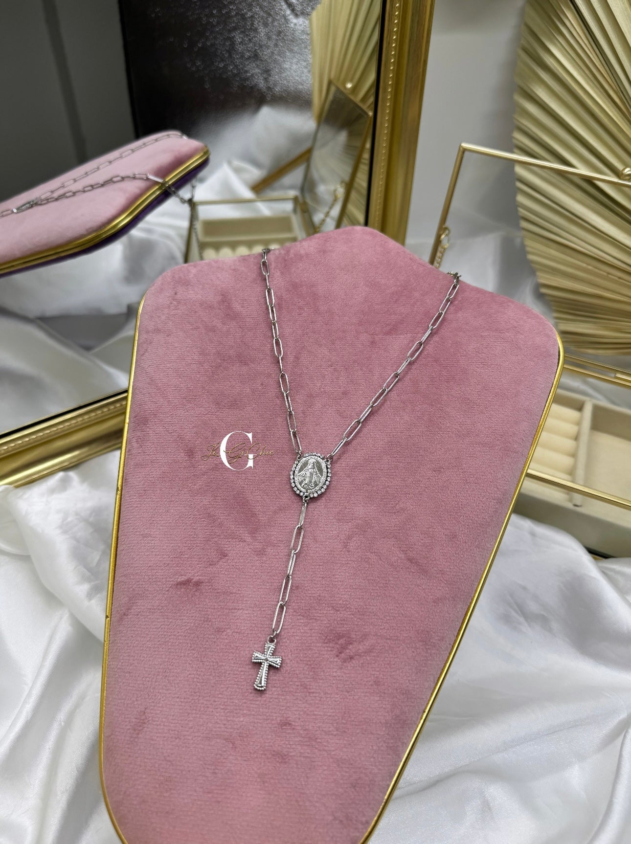 Rosario gotico con zirconi