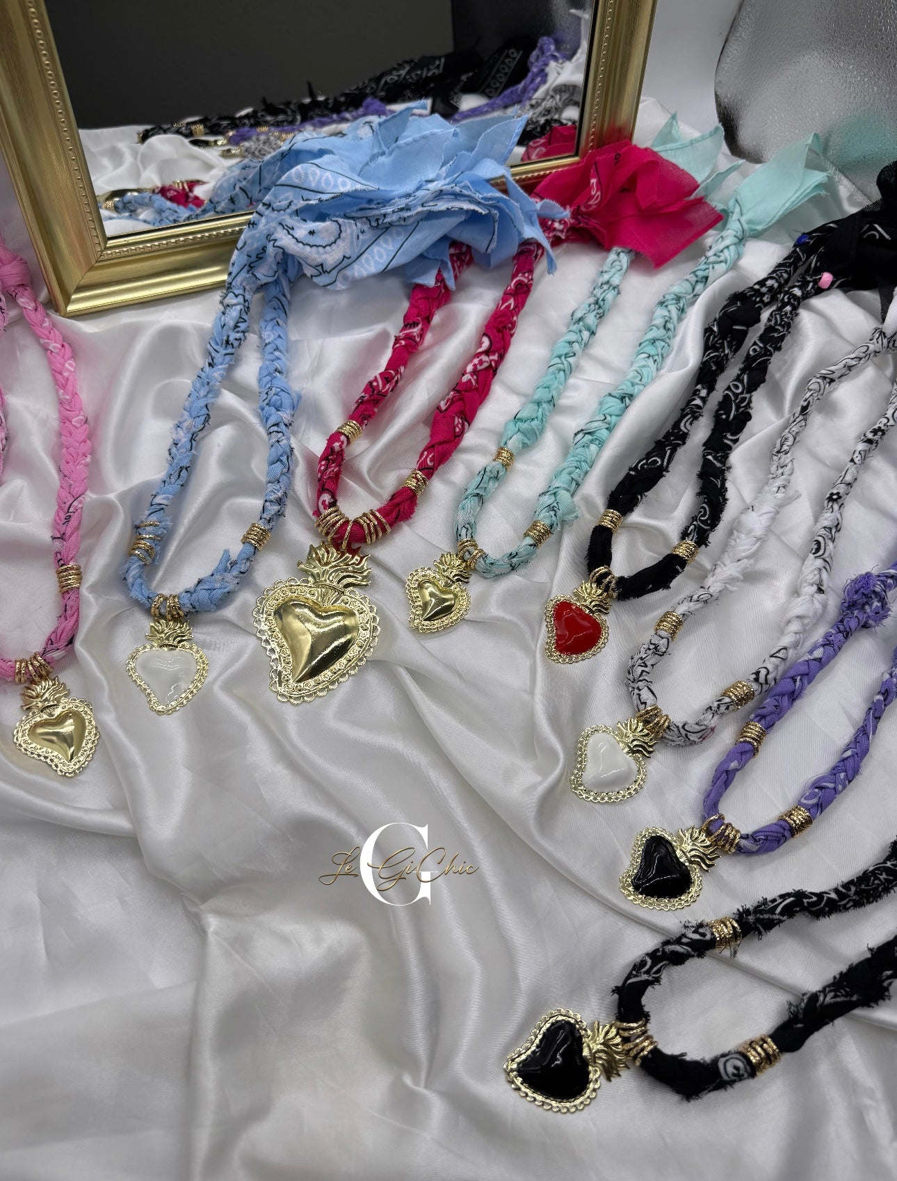 Collana “Bandana Sacris”