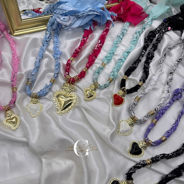 Collana “Bandana Sacris”