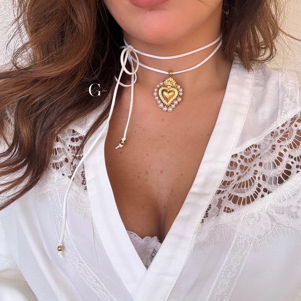 Choker “Cuore sacro con perle”