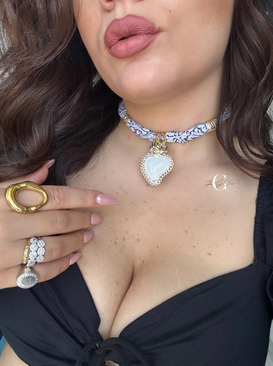 Collana “Bandana Sacris”