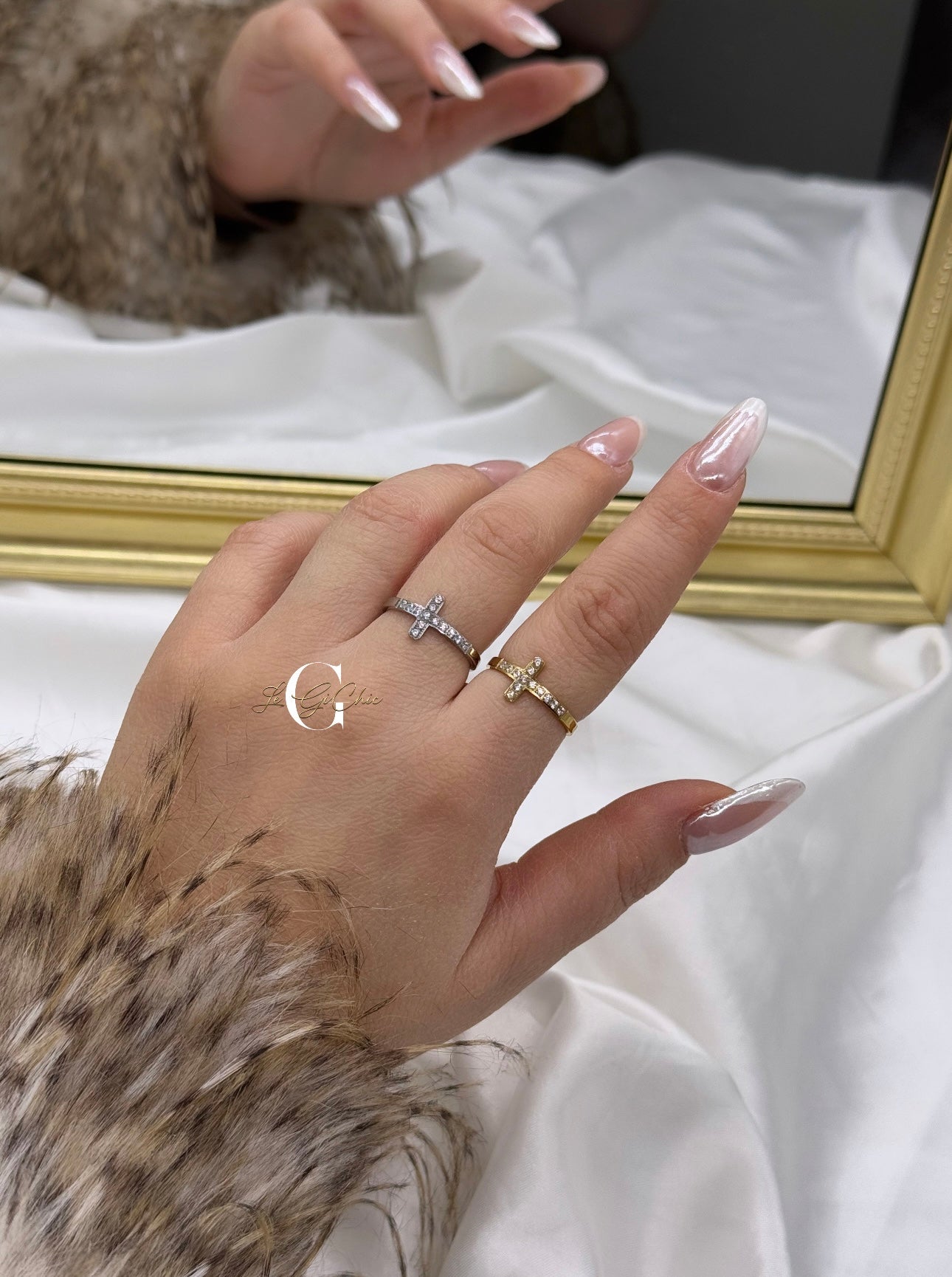 Anello “Croce zirconata”