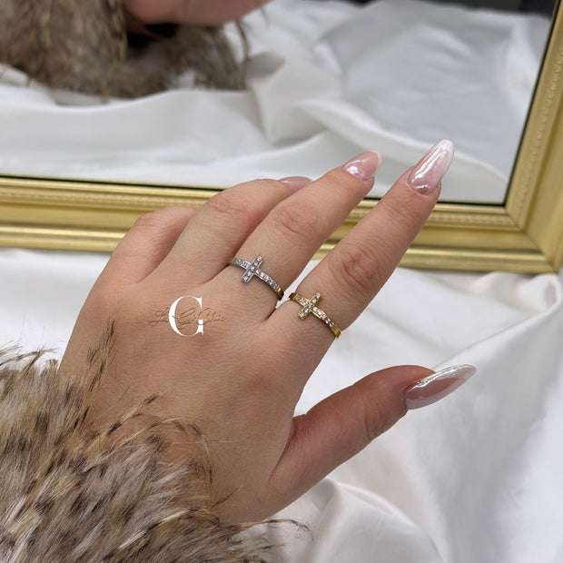 Anello “Croce zirconata”