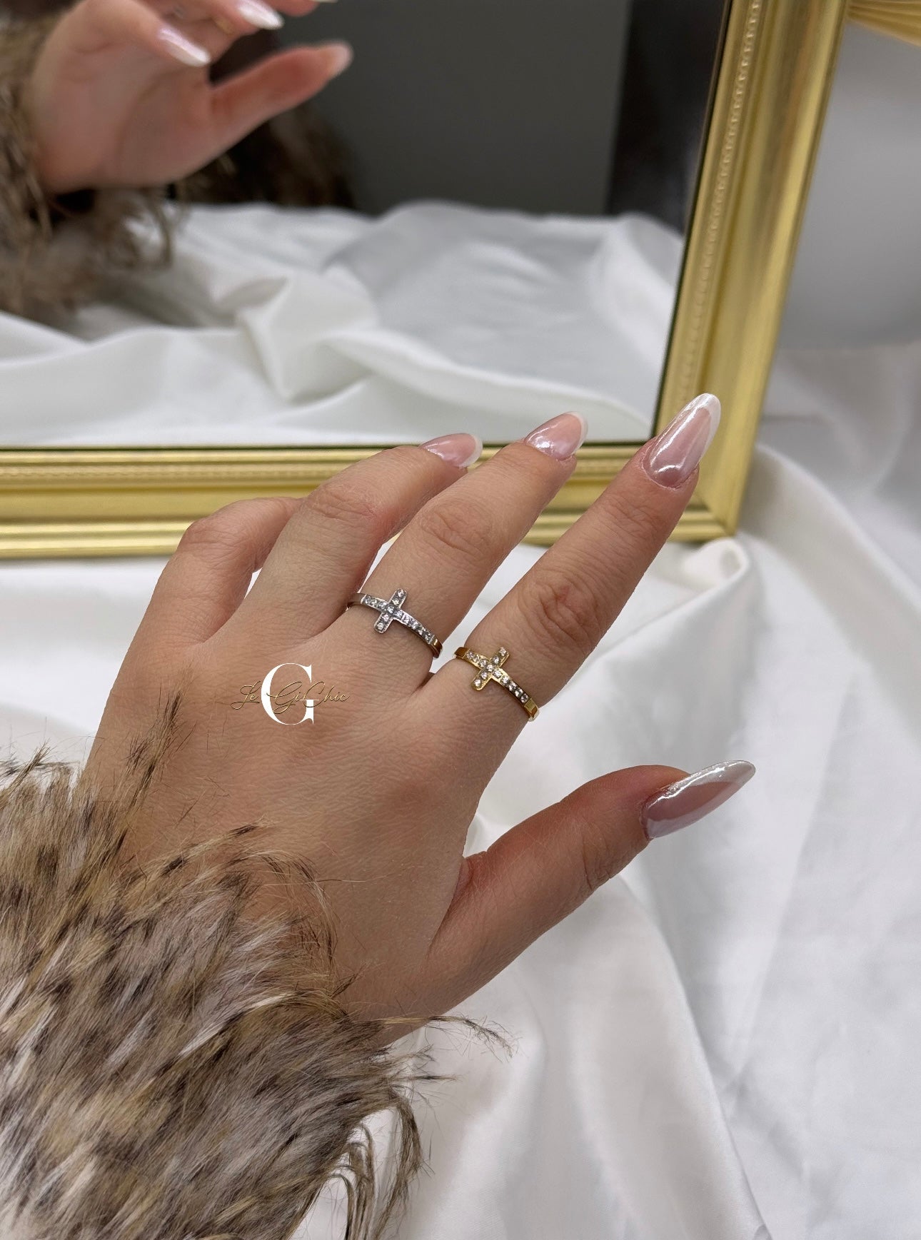 Anello “Croce zirconata”